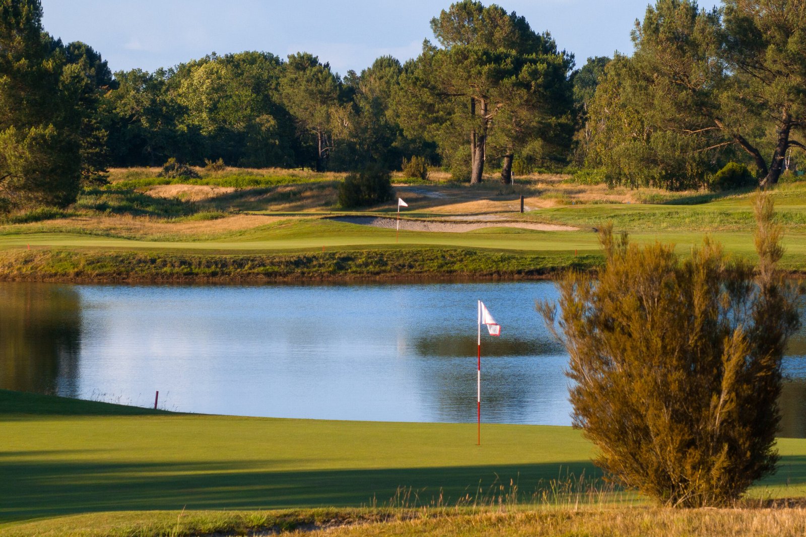 Tee Off in Bordeaux: Guide to the Region’s Finest Golf Courses